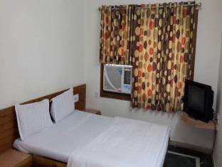 Hotel Sun Shine Gandhinagar Exterior photo