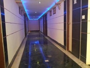 Hotel Sun Shine Gandhinagar Exterior photo